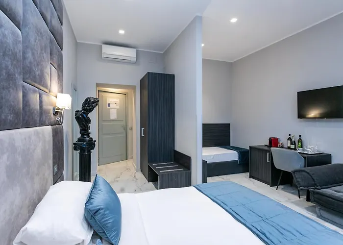 切萨雷卡瓦列里套房旅馆 4*