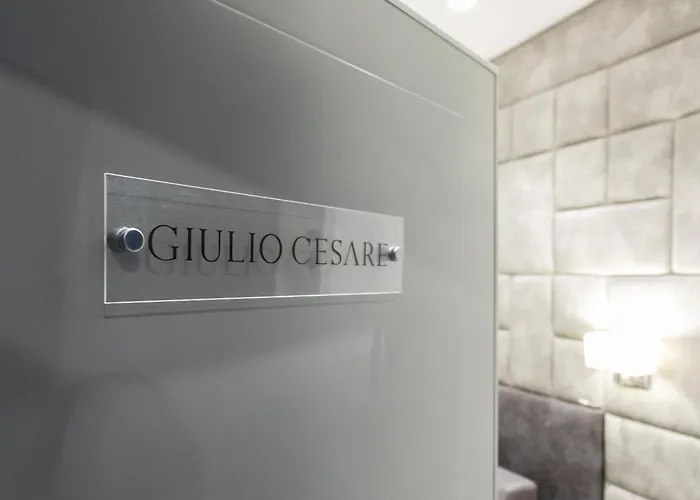 切萨雷卡瓦列里套房旅馆 4*