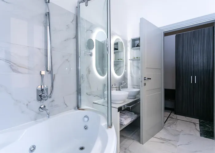 切萨雷卡瓦列里套房旅馆 罗马