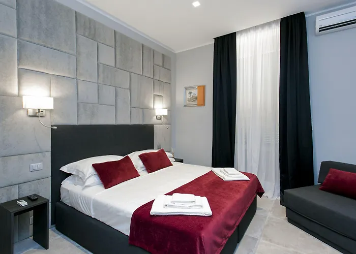 切萨雷卡瓦列里套房旅馆